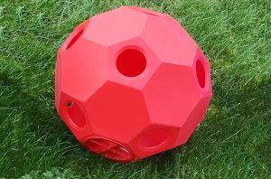 hay play feeder ball in red